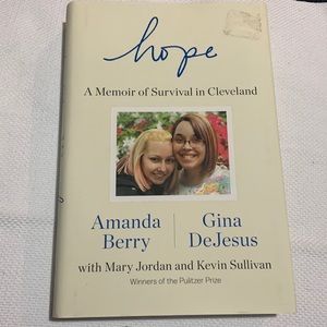 Book "Hope" By Amanda Berry and Gina DeJesus